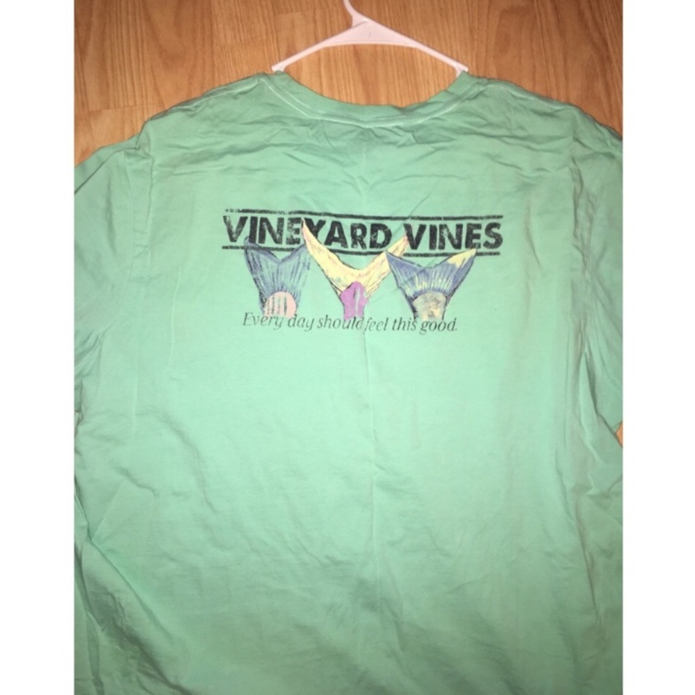 Vineyard Vines t shirt